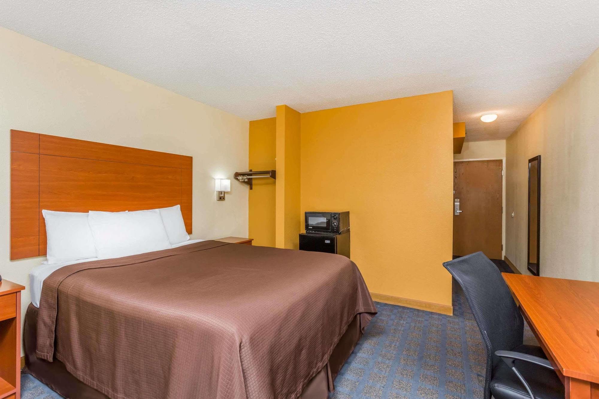 Quality Inn Spartanburg Exterior photo